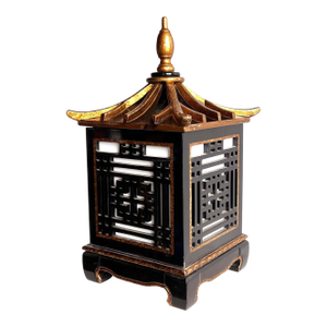 Vintage Chinoiserie Pagoda Lantern Fretwork Lamp in Black Lacquer and Gold Gilt