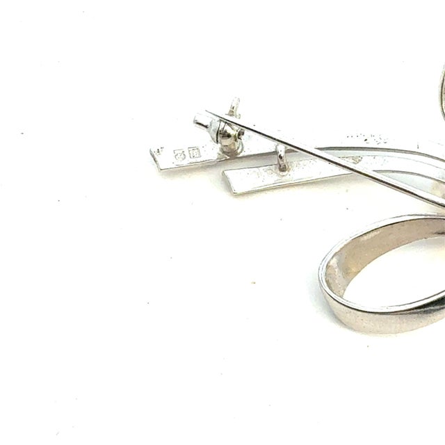 1990s Mikimoto Akoya Pearl Brooch 5.45 Mm Sterling Silver Estate For Sale - Image 4 of 5