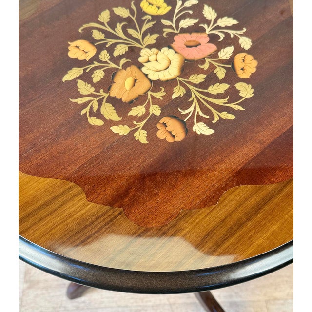 Vintage Italian Rococo Floral Marquetry Fruitwood Round Side Table For Sale - Image 6 of 9