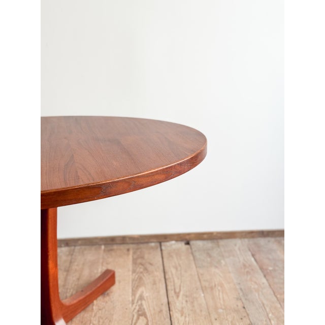 Brown Mid-Century Modern Danish Round Teak Dining Table with Extensions For Sale - Image 8 of 18