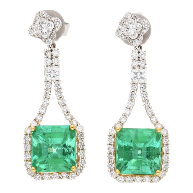 15 Carat Colombian Minor Oil Emerald & Diamond Dangle Earrings in 18k White Gold - 2 Pieces For Sale