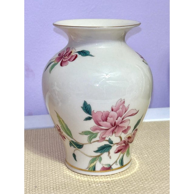 Traditional Lenox Barrington Vase For Sale - Image 3 of 11
