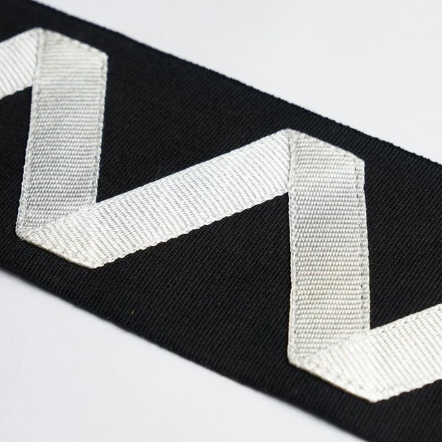 Schumacher Sample - Schumacher Legere Applique Tape in Ivory On Black For Sale - Image 4 of 5