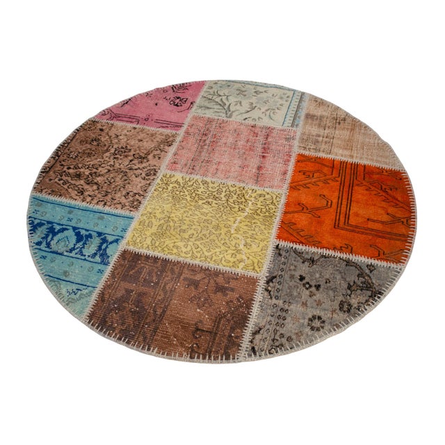 2020s Earthy Colors Turkish Round Rug Hand Knotted Handstitched Living Room Entry Decor - 4'11" Diameter For Sale - Image 5 of 18