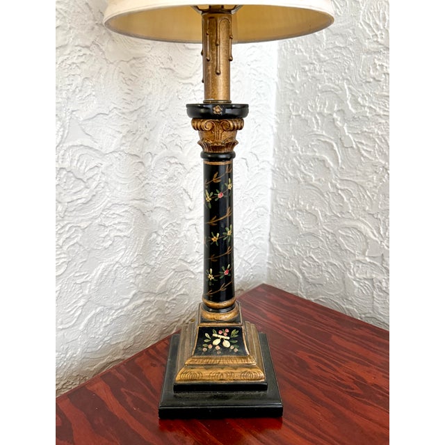 Hollywood Regency Mid 20th Century Neoclassical Black and Gold Corinthian Column Lamp With Hand Painted Florals and Pleated Shade For Sale - Image 3 of 9