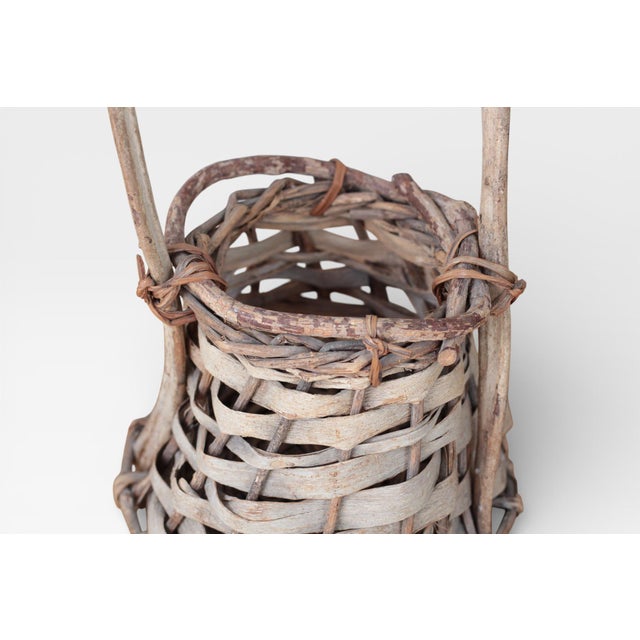 Early 20th Century Handwoven Primitive Basket With Handle For Sale In Lexington, KY - Image 6 of 11