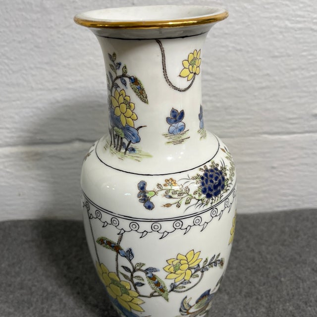 Mid 20th Century Vintage Japanese Porcelain Ware White Decorative Vase For Sale - Image 5 of 9