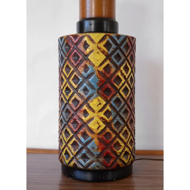 Mid Century Modern Multi-Colored Ceramic Argyle Diamond Pattern Table Lamp For Sale - Image 12 of 13