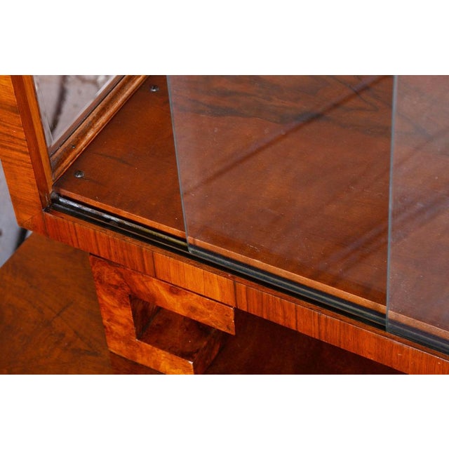 Art Deco Walnut and Glass Display Cabinet, Former Czechoslovakia, 1920s For Sale - Image 11 of 17