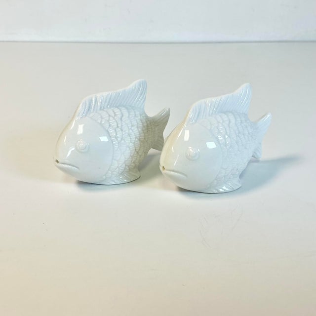 1980s Vintage Coastal Trompe L’Oeil Le BlancPorcelain Fish Salt & Pepper Shakers - A Pair For Sale - Image 10 of 14