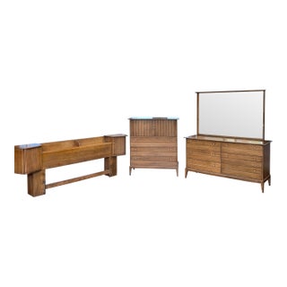 Vintage Heywood-Wakefield "Cadence" Sable Maple Bedroom Suite – 4 Pieces For Sale