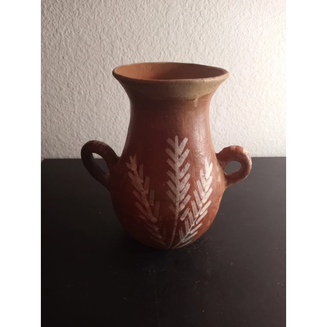 1940s Peruvian Quinua Clay Harvest Peacock Vase For Sale - Image 4 of 9