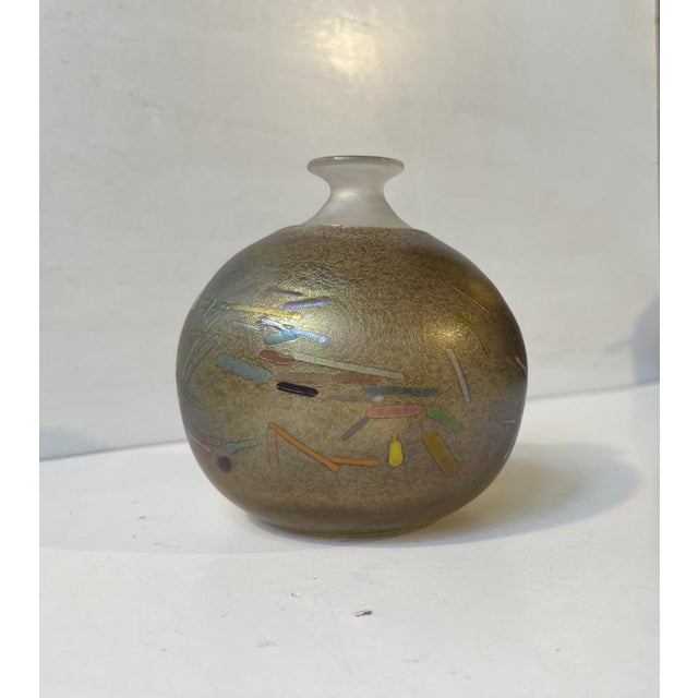 Bertil Vallien Spherical Tornado Vase in Art Glass from Kosta Boda, 1980s For Sale - Image 6 of 7