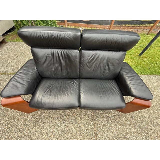 Mid-Century Modern Ekornes Stressless Reclining Leather Loveseat Sofa For Sale - Image 3 of 10