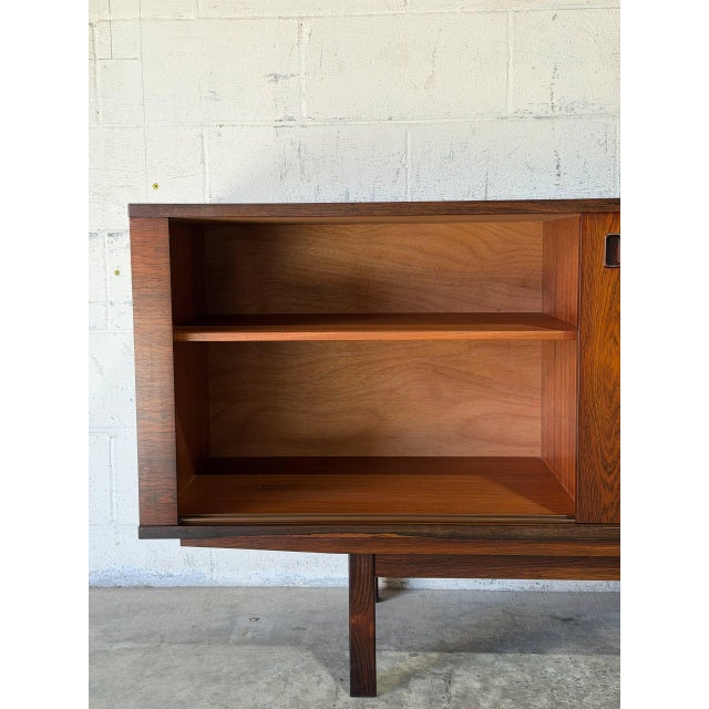 1960s Rosewood Sideboard Long Sliding Door Credenza Denmark Mid-Century Modern 1960s For Sale - Image 5 of 14
