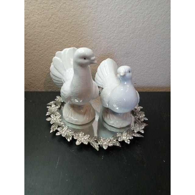 1950s Gorgeous Pair of Homco Dove Porcelain Figurines. For Sale - Image 5 of 5