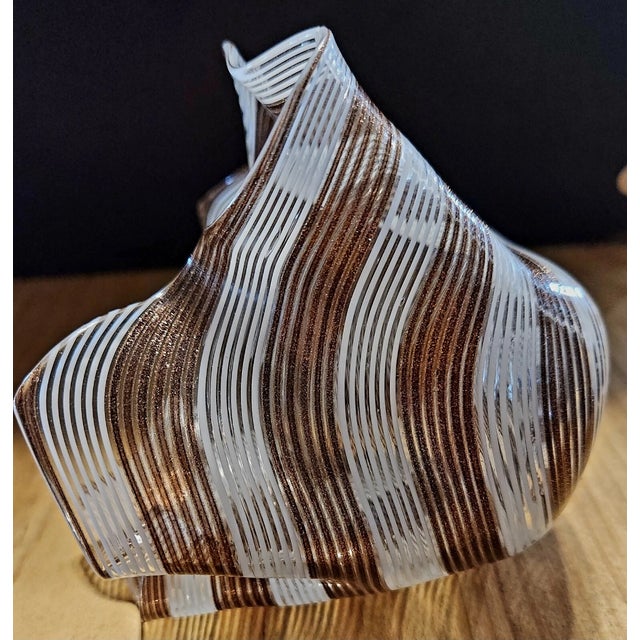 1990s Vintage Murano Style Handkerchief Vase For Sale - Image 5 of 6