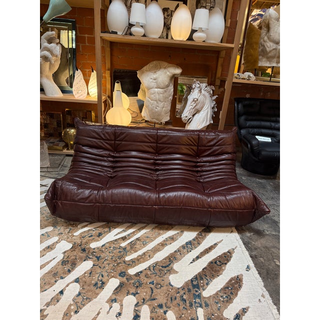 An enduring icon of 1970s French design, the Togo sofa by Michel Ducaroy for Ligne Roset is renowned for its sculptural...