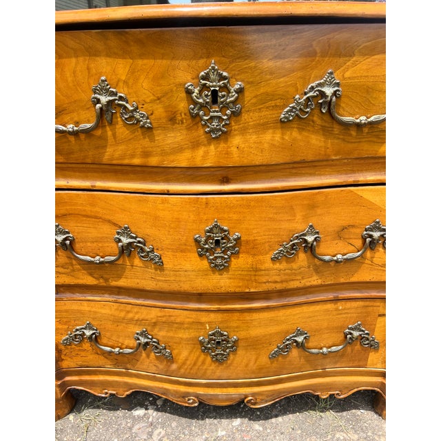 French 18th Century Louis XV Provincial Walnut Chest of Drawers or Commode For Sale - Image 11 of 12