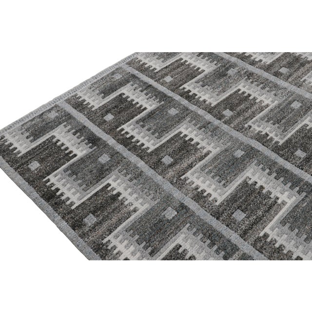 2010s Rug & Kilim’s Scandinavian Style Outdoor Rug With Gray Geometric Patterns For Sale In New York - Image 6 of 8