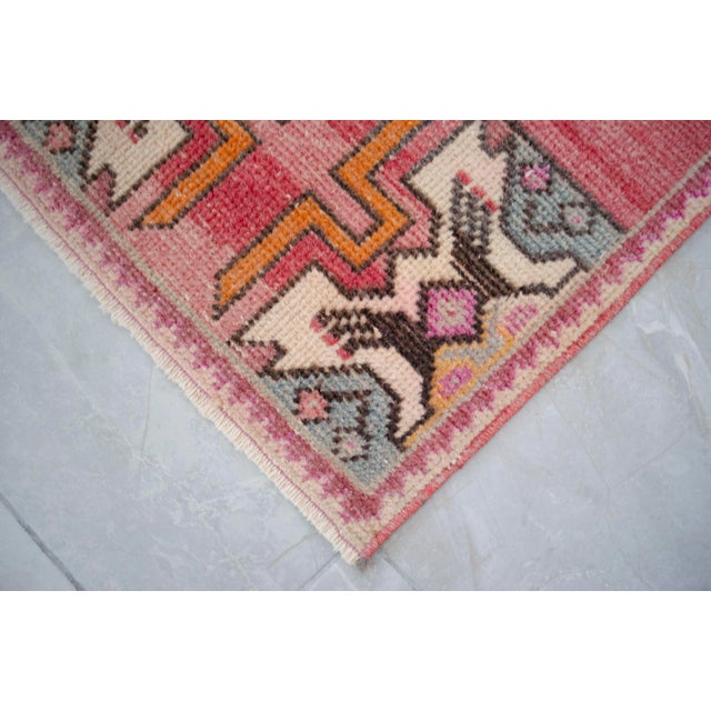 Turkish 1970s Hand Knotted Small Turkish Rug 1'7" X 3'2" For Sale - Image 3 of 8