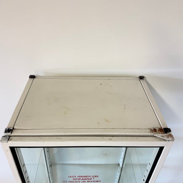 Mid-Century Polish Medical Display Cabinet, 1960s For Sale - Image 11 of 18