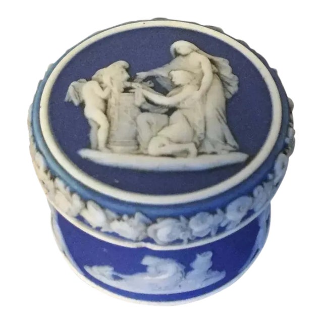 Antique 19th Century Wedgwood Jasperware Neoclassical Rouge Pot or Makeup Mortar For Sale
