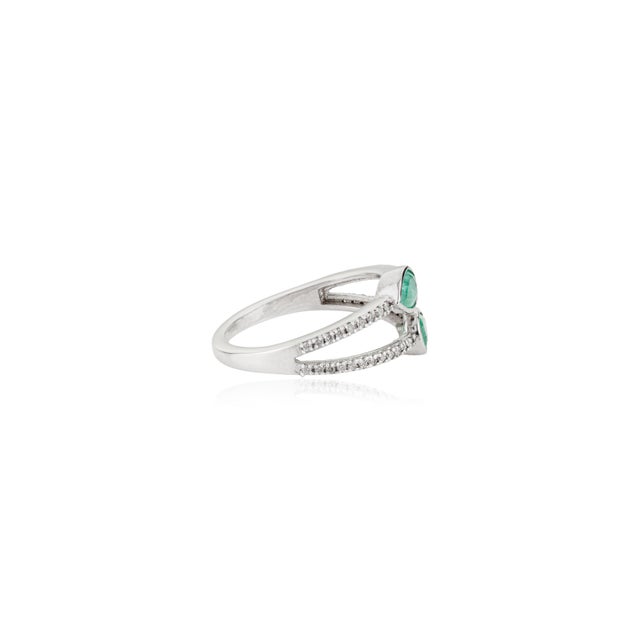Metal 14k White Gold Double Band Ring With Pear Shape Natural Emeralds & Diamonds Size 4 For Sale - Image 7 of 15