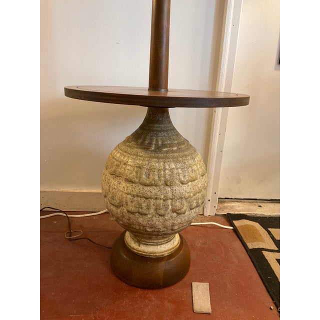 1970s Martz-Style Ceramic and Walnut Floor Lamp With Table For Sale - Image 4 of 8