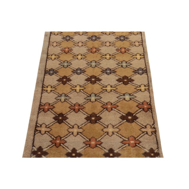 Belonging to Rug & Kilim’s Mid century Pasha collection, a 1960s vintage rug among the finest works of a bold...