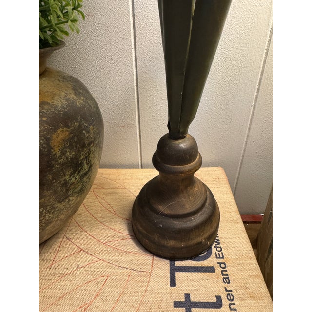 Vintage Italian Tole Hyacinth Sculpture – Hand-Painted Pink Metal Botanical Decor, Hollywood Regency Style By For Sale - Image 9 of 12