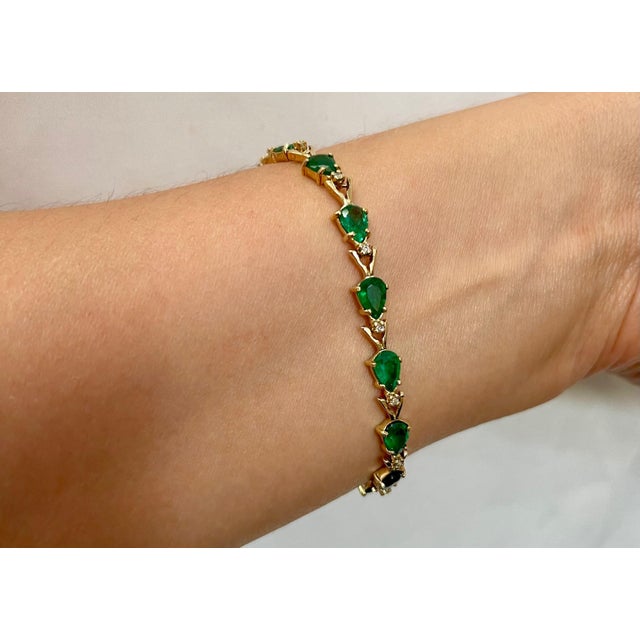 7 Carat Natural Brazil Emerald and Diamond Tennis Bracelet 14 Karat Yellow Gold For Sale - Image 10 of 18
