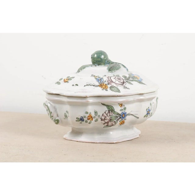 1750s Mid 18th Century French Faience Soup Tureen For Sale - Image 9 of 13