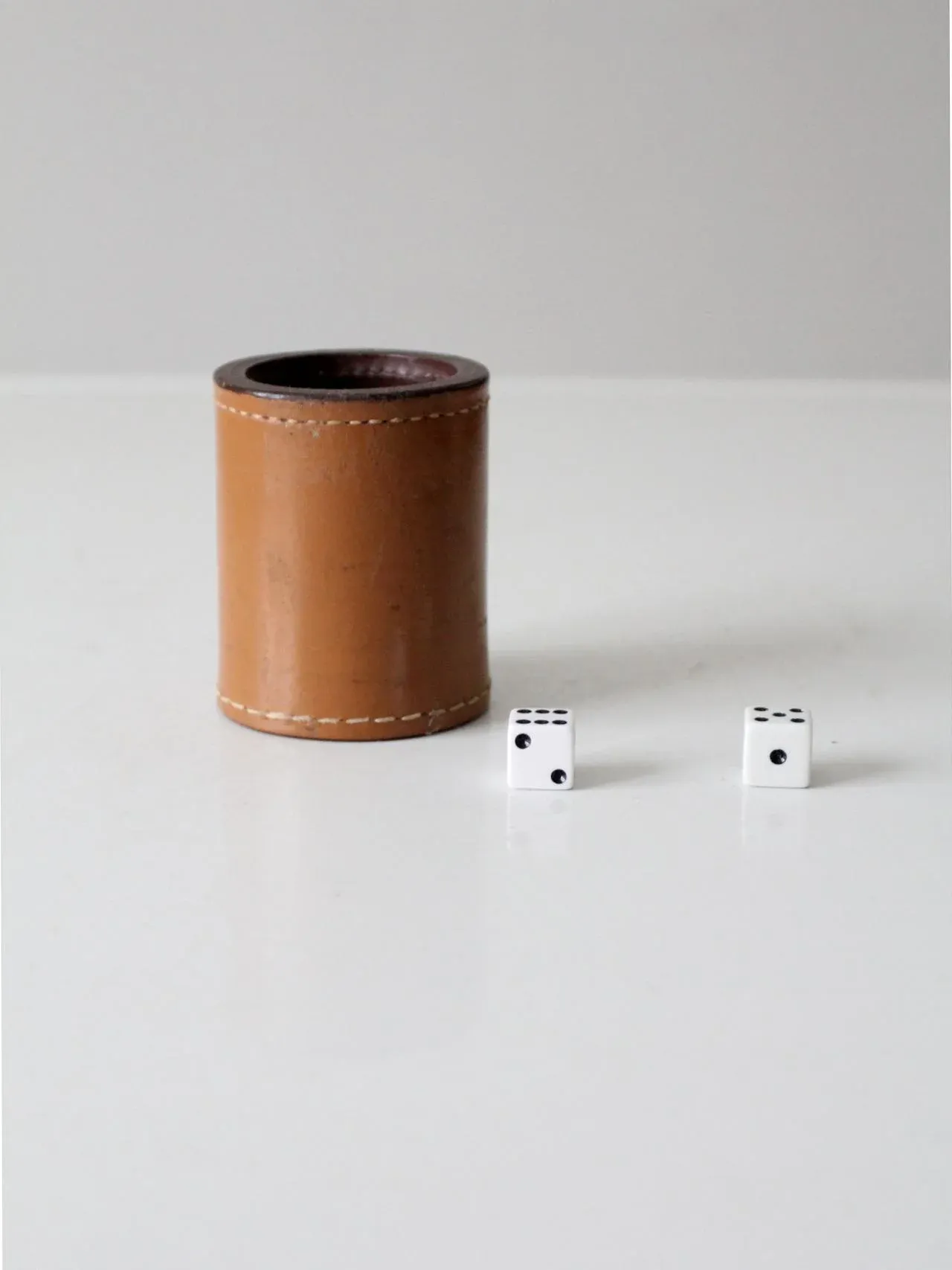 Magic Vosom Leather Dice Cup Set, 5 Pieces Dice Cup+25