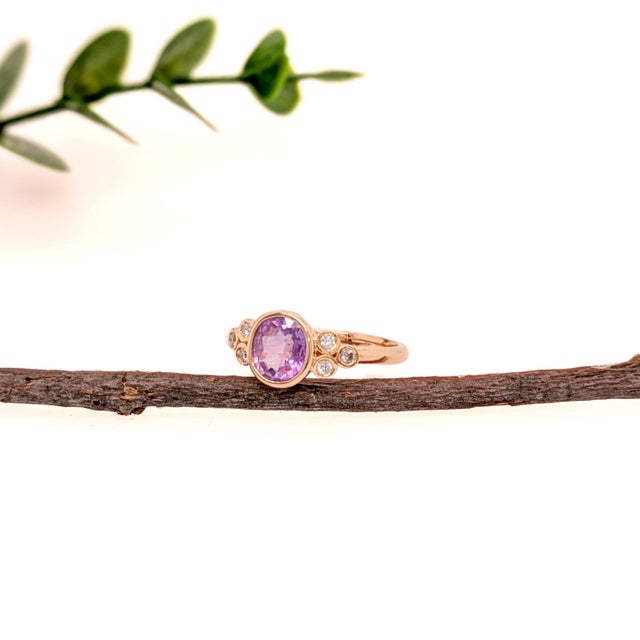 1.26cts Purple Sapphire Diamond Ring in 14k Yellow Gold | Oval 7X6mm, Size 6.75 For Sale - Image 4 of 6