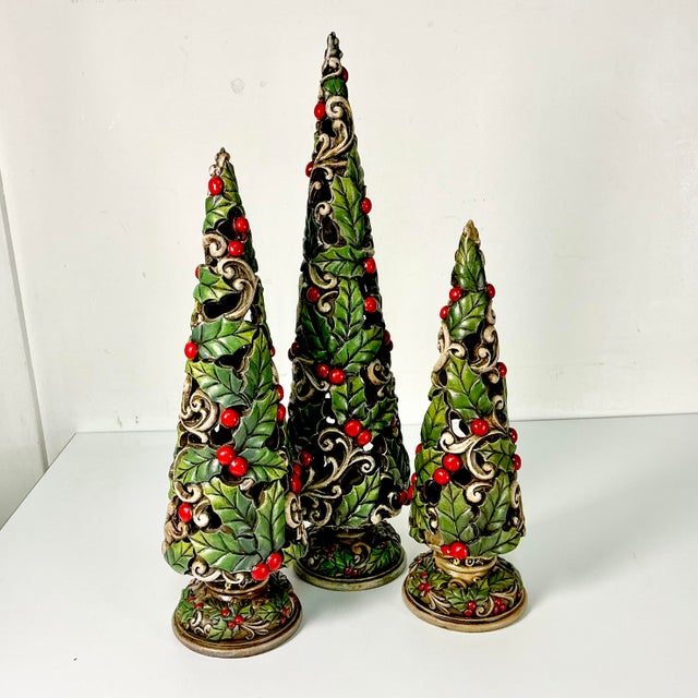 American 1990s Vintage Americana Boho Chic Christmas Holly Topiary Trees Holiday Accents - Set of 3. For Sale - Image 3 of 17