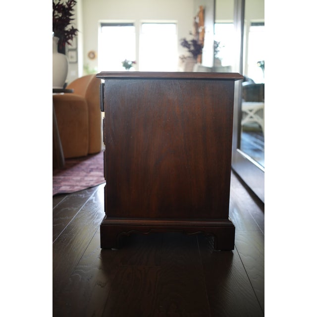 1980s Vintage Drexel "18th Century Collection" Mahogany 4-Drawer Nightstand For Sale - Image 5 of 8