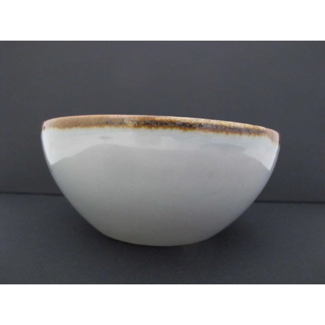 1960s El Palomar Ken Edwards Blue Bird Flower Tonala Mexico Folk Art Pottery 6" Bowl For Sale - Image 5 of 6