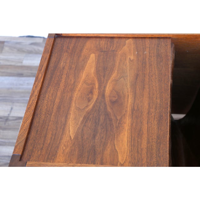 Mid-Century Modern Walnut Coffee Table With Leather Magazine Holder & Brass Casters, C. 1960s For Sale In Los Angeles - Image 6 of 18