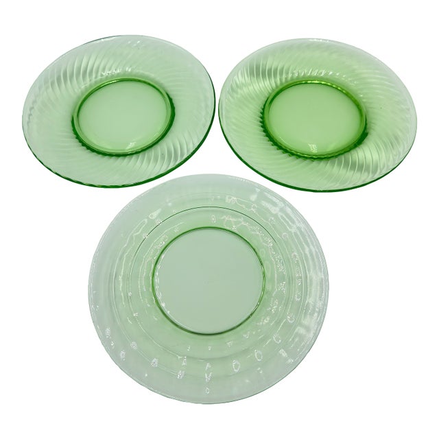 1930's Anchor Hocking Green Depression Glass Swirl & Optic Luncheon 3pc Plate Set For Sale