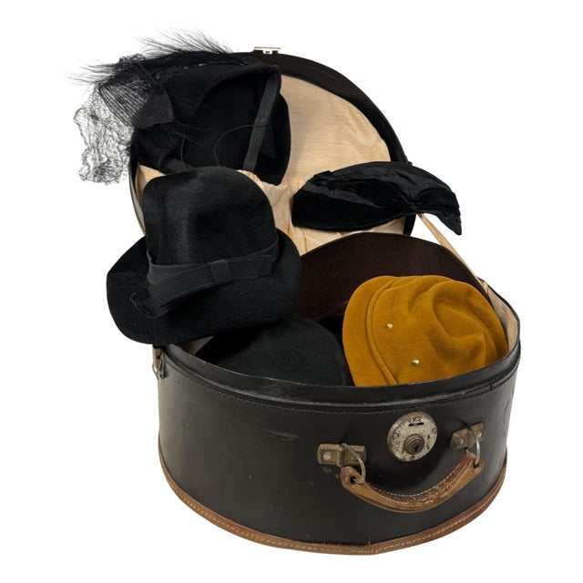 Antique Hat Box in Lined Cardboard and Leather, Late 19th Century For Sale