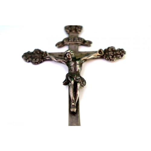 Silver Crucifix with Reliefs and Applications For Sale - Image 5 of 7