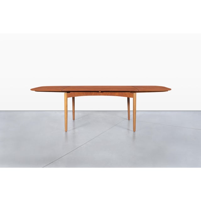 Mid-Century Modern 1960s Danish Modern Expanding Teak Dining Table For Sale - Image 3 of 12