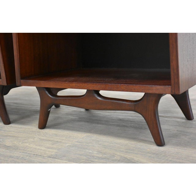 1960s Refinished Mahogany Nightstands by Rway - a Pair For Sale - Image 5 of 10