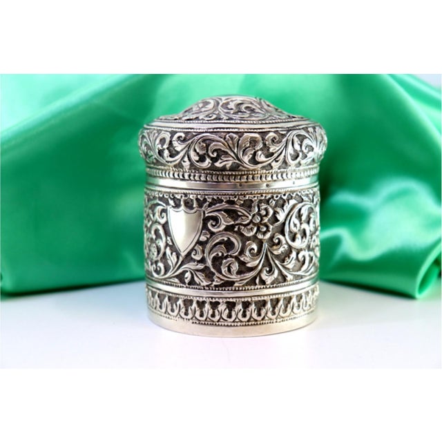 Silver Pot with Floral Reliefs and Monogram Plaque on the Removable Lid, in Good conditions. Designed 1920 to 1949