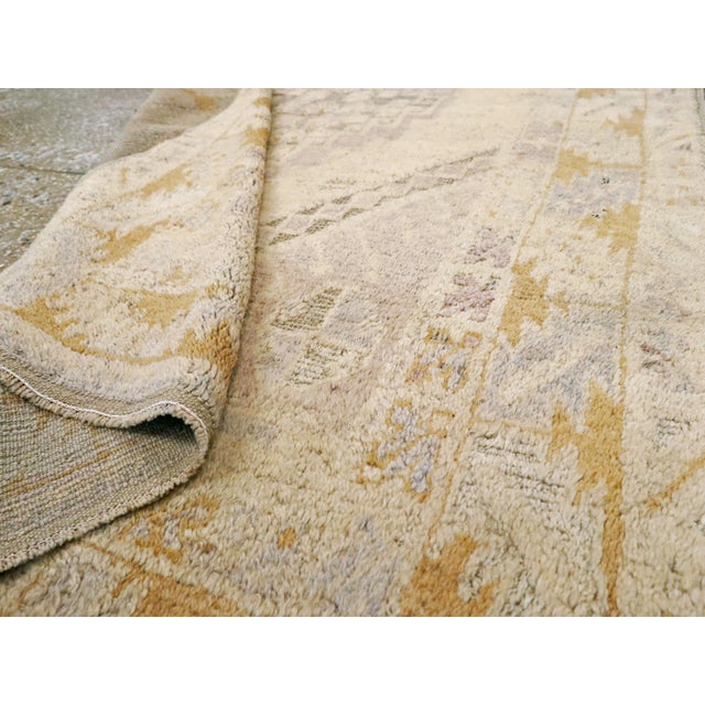 Galerie Shabab Collection Mid-20th Century Turkish Oushak Rug For Sale - Image 9 of 9