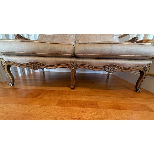 Late 20th Century Vintage Baker Furniture French Provincial Louis XV Carved Wood Settee For Sale - Image 5 of 10