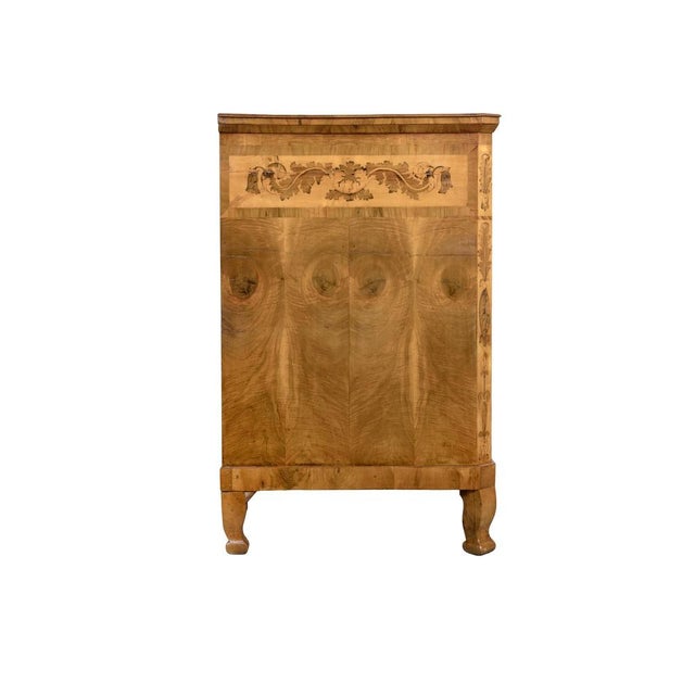 Louis XVI Style Lombard Chest of Drawers in Walnut Burl with Inlaid Floral Motifs, 18th Century For Sale - Image 5 of 15