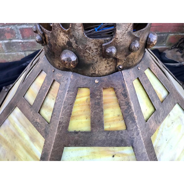 Handel Co. 1910 Arts and Crafts Slag Glass Octagonal Chandelier in Hammered Iron For Sale - Image 4 of 13