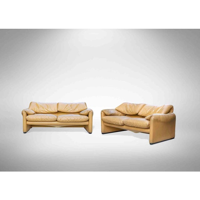 Cassina Maralunga Sofas by Vico Magistretti for Cassina, Italy, 1970s, Set of 2 For Sale - Image 4 of 5